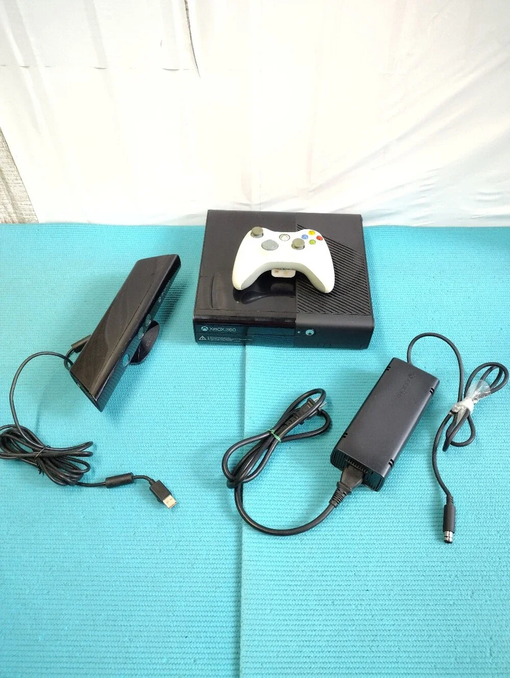 Microsoft XBOX 360 Console - Kinect Camera Sensor - Picture 1 of 11